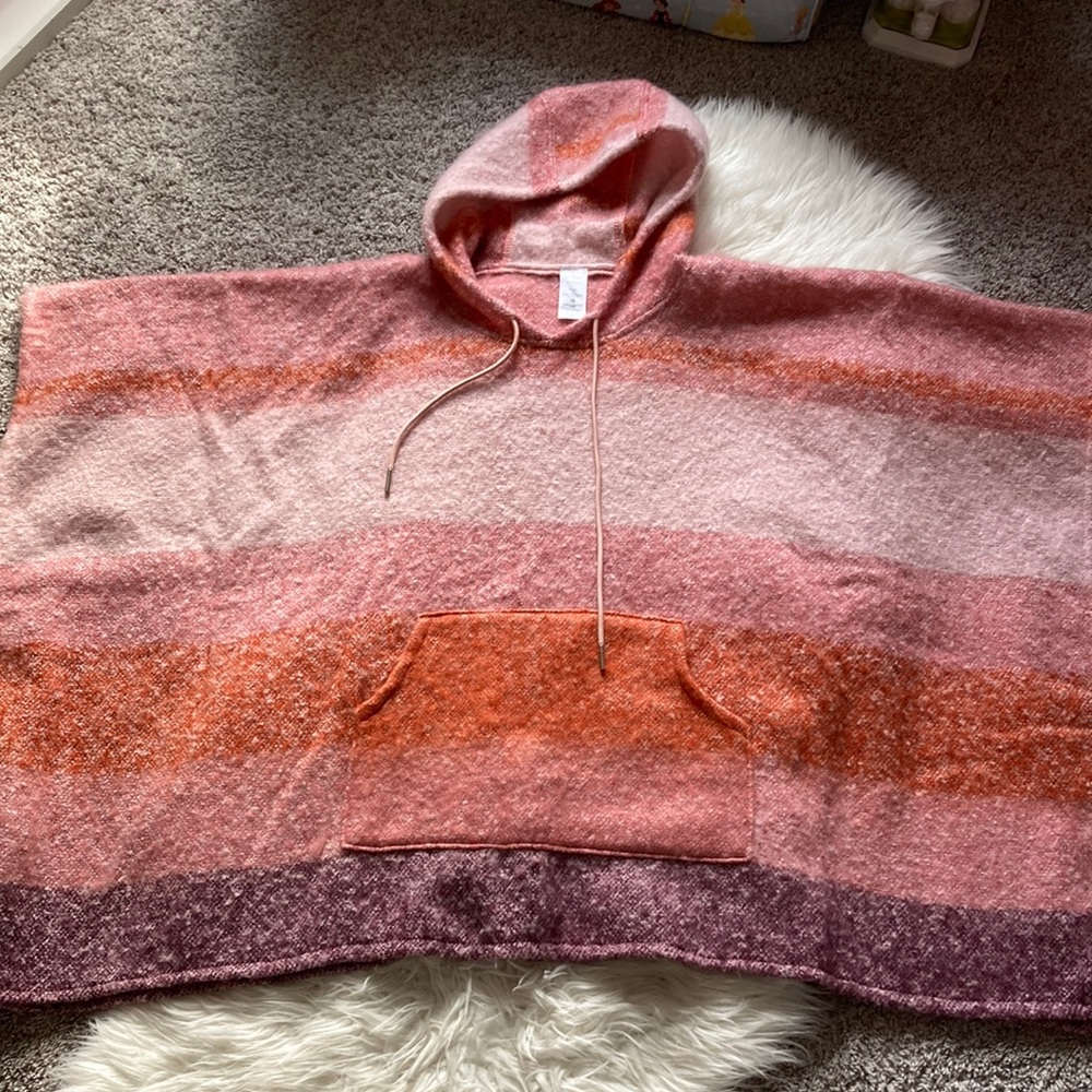 NWOT Women’s Poncho